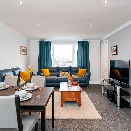 Lovely 3-Bedroom Flat With Free Parking 앨런다리 외부 사진