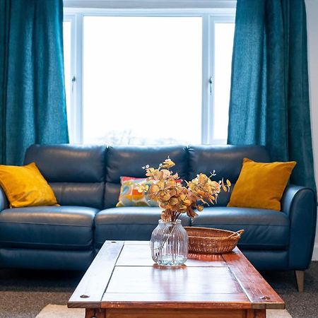 Lovely 3-Bedroom Flat With Free Parking 앨런다리 외부 사진