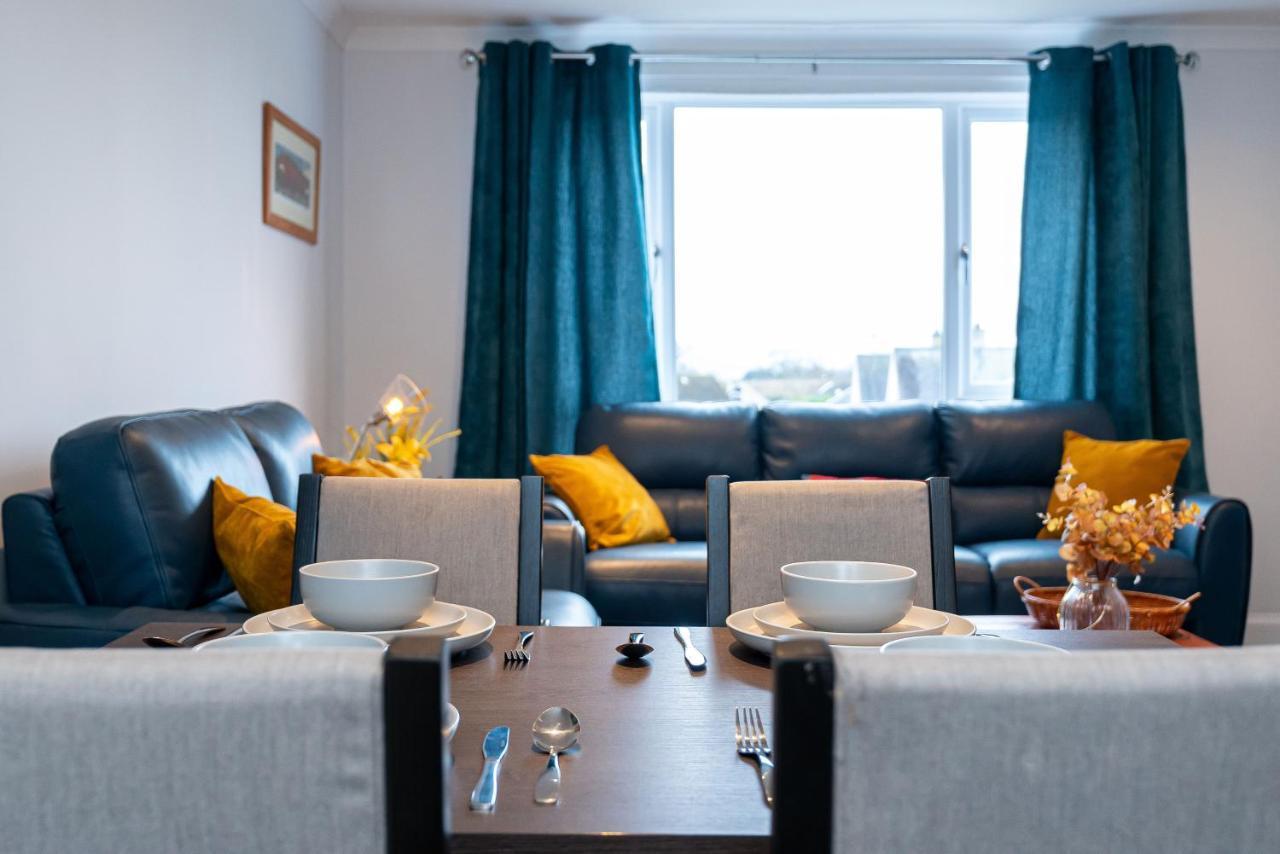 Lovely 3-Bedroom Flat With Free Parking 앨런다리 외부 사진
