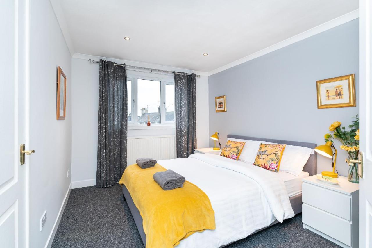 Lovely 3-Bedroom Flat With Free Parking 앨런다리 외부 사진