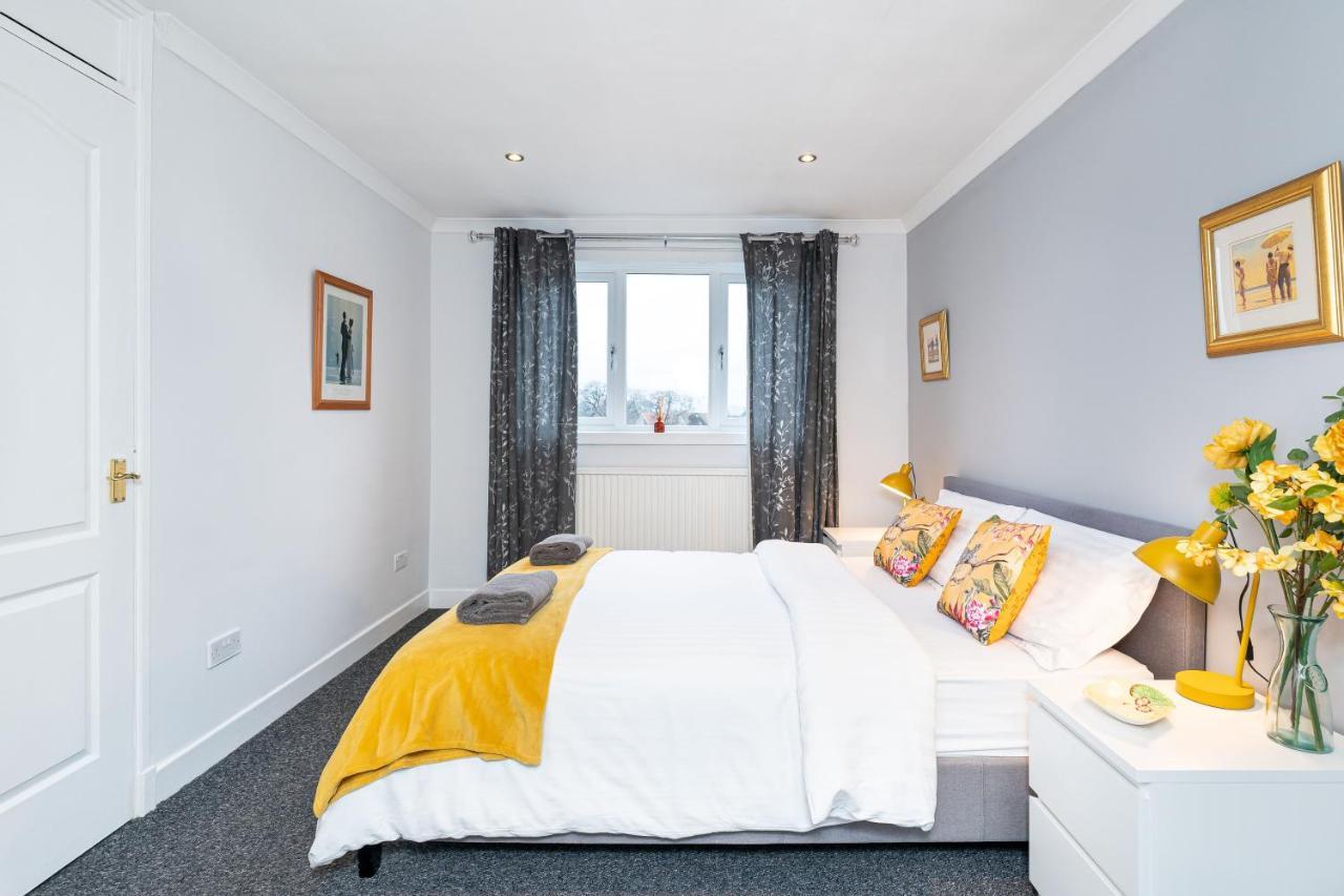 Lovely 3-Bedroom Flat With Free Parking 앨런다리 외부 사진
