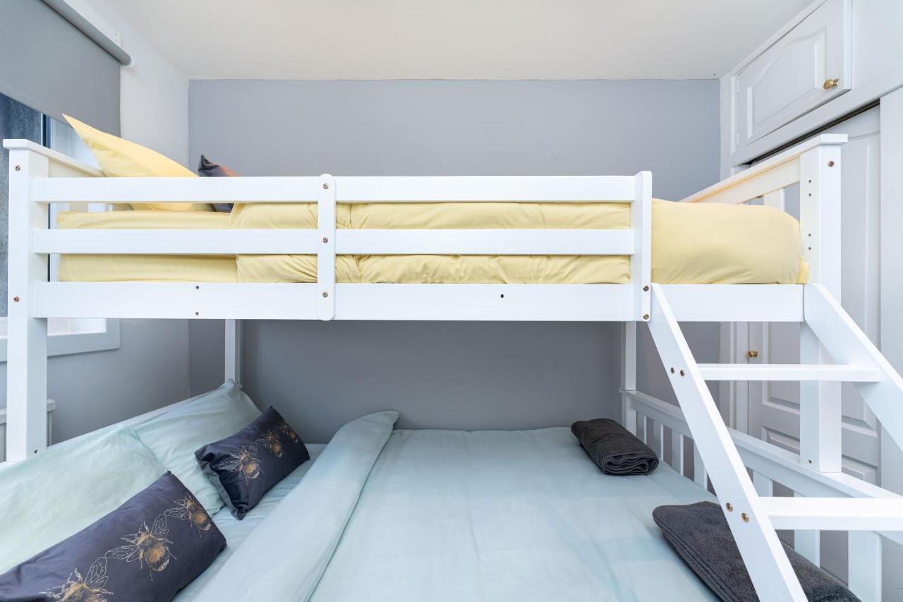 Lovely 3-Bedroom Flat With Free Parking 앨런다리 외부 사진