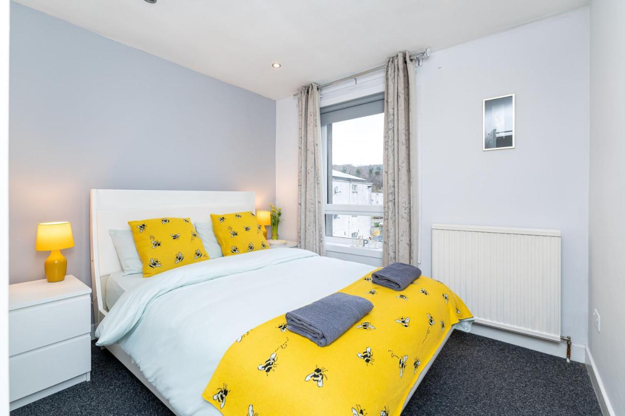 Lovely 3-Bedroom Flat With Free Parking 앨런다리 외부 사진