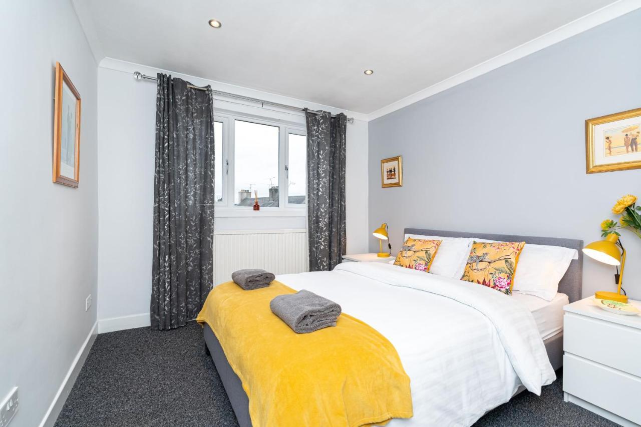 Lovely 3-Bedroom Flat With Free Parking 앨런다리 외부 사진