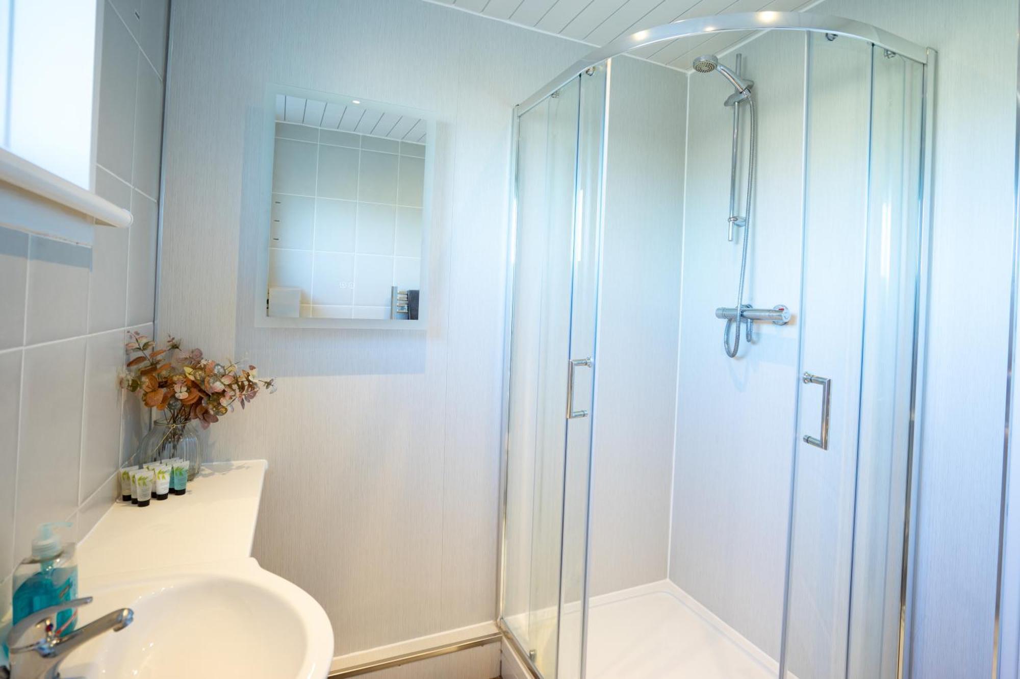 Lovely 3-Bedroom Flat With Free Parking 앨런다리 외부 사진